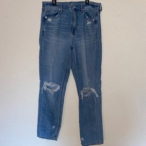 COPY - American Eagle Mom Jeans ✨